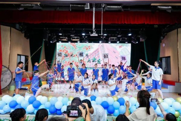 十大正规配资平台 拾光·感恩·再出发｜南油小学2025届毕业典礼圆满落幕